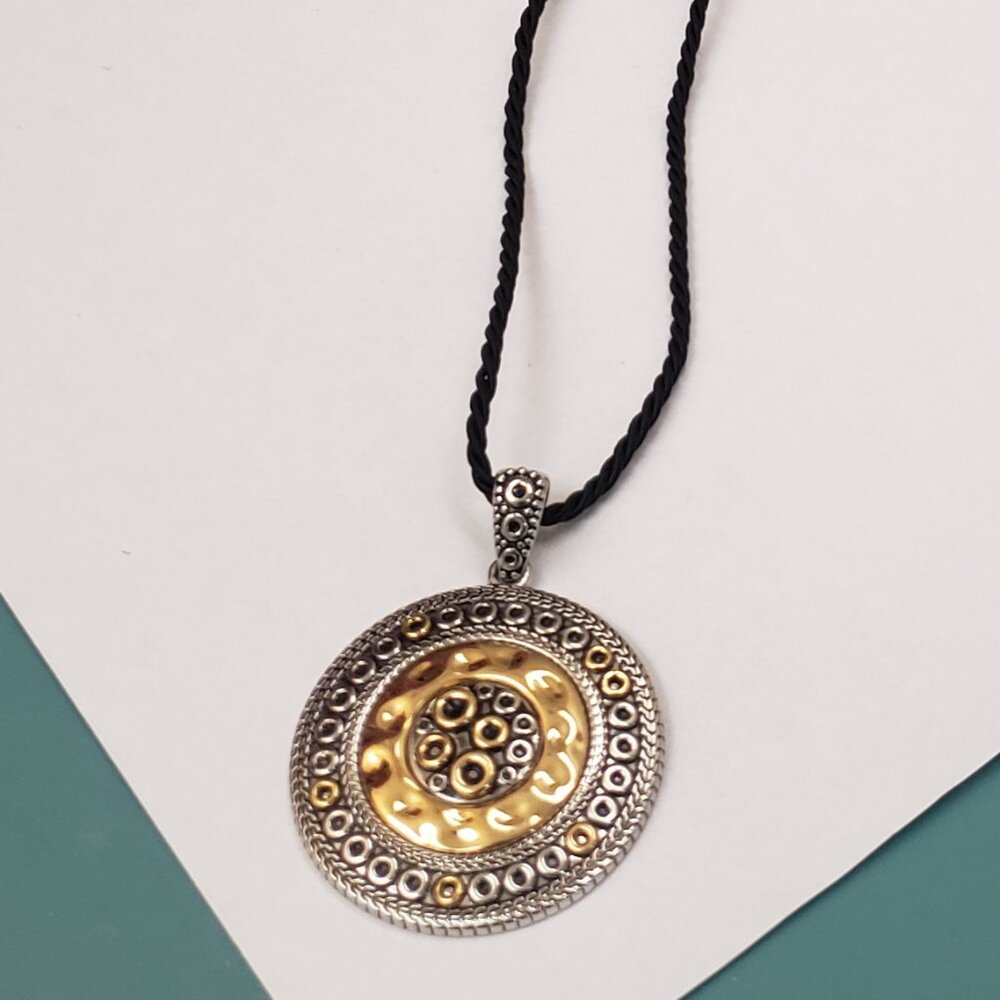 Lia Sophia, NWOT, tempered round gold silver large pendant fashion necklace